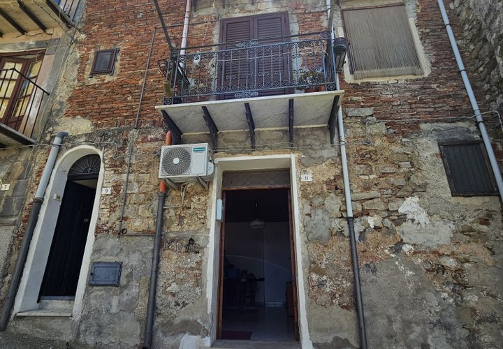 Landsbyhus i Collesano, Palermo, Collesano - € 35.000 | Ref: 10641 - foto 1